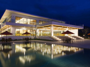 Cam Ranh Riviera Beach Resort & Spa