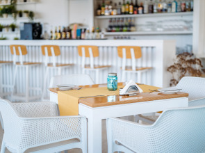 Vrachia Beach Hotel & Suites - Adults only