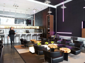 Le Germain Hotel Maple Leaf Square