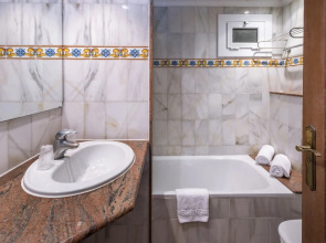 Отель 4R Gran Europe