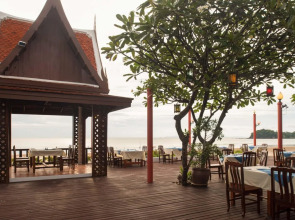 Royal Lanta Resort & Spa