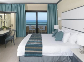 Palm Beach Hotel & Bungalows