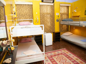 Chilloutlya Hostel&Bar