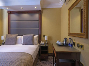 Hyde Park International