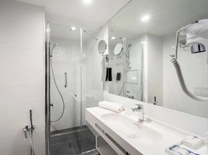 Отель Wellton Riverside Spa 