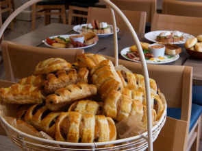 Waterloo Hub Hotel & Suites