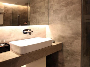 Aishang Hotel (Lecong Furniture Mall, Foshan)