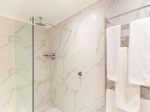 Cape Town Lodge Hotel