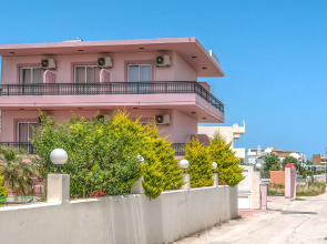 Johnhara Studios & Apartments