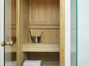 Oru Hub Hotel Tallinn — Handwritten Collection