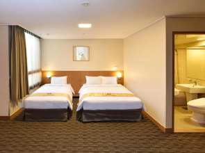 Ramada Hotels & Suites Seoul Namdaemun