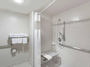 Days Inn by Wyndham Anaheim Near the Park