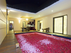 Flamingo Dewata Suite