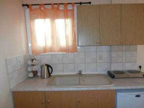 River Studios & Apartments