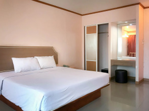 J TWO S Pratunam Hotel