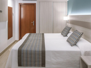 Отель 4R Miramar Calafell