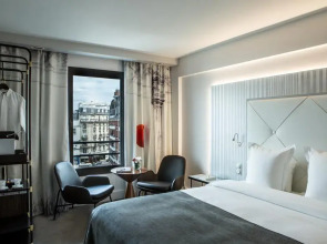 Le Parisis Paris Tour Eiffel