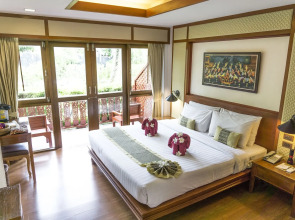 P. P. Erawan Palms Resort