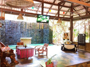 Birds and Bees Resort