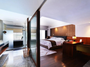 Baiyun Lakeside Hotel