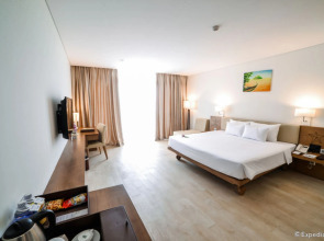 Sandy Beach Non Nuoc Resort