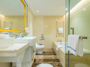 Wyndham Grand Plaza Royale Ningbo