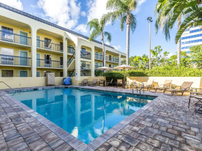 Quality Inn Palm Beach International Airport