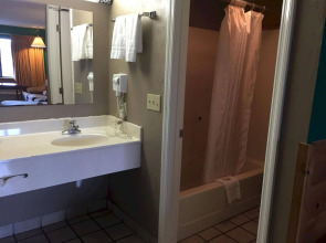 Mountain Breeze Motel