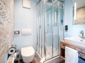 Binders Budget City Mountain Hotel