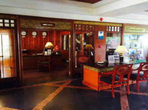 Pavilion Queen's Bay