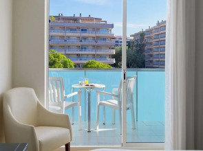 H10 Delfín - Adults Only