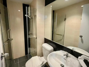 Top High Airport Link Hotel