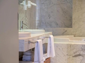 Tomtom Suites - Special Class