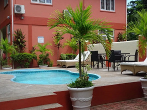 Reef Holiday Apartments