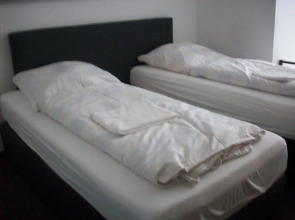 Gaestehaus Kaiserpassage - Hostel