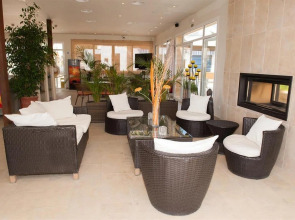 Apartamentos Sol Romántica by DOT Suites