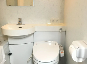 Отель Tokyo Business