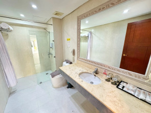 Golden Phoenix Hotel Boracay