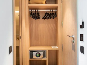 Отель Caledonian