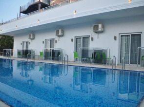 Sunshine Holiday Resort