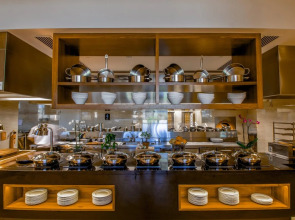 Crowne Plaza Muscat OCEC by IHG