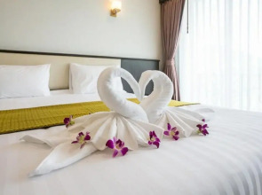 Swan Lake Hotel Sattahip