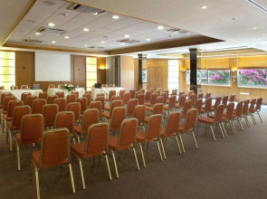 Lordos Beach Hotel & Spa