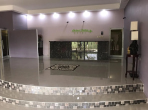 Airport Suites Hotel