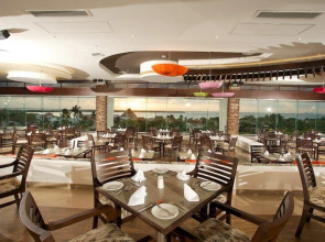 Wyndham Grand Cancun All Inclusive Resort & Villas