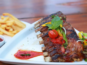 Отель Bali Beach