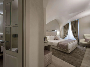 Terrace Pantheon Relais