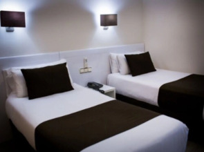 Sweet Hotel Continental