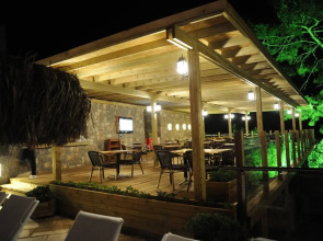 Manaspark Deluxe Hotel