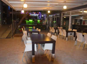 Rose Garden Apart Hotel